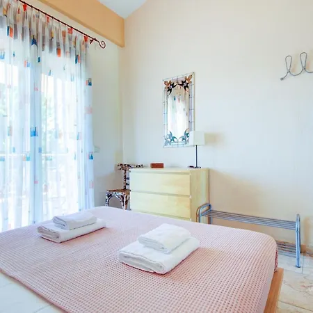 Villa Luna With Private Garden, Netflix & Cable Tv *
