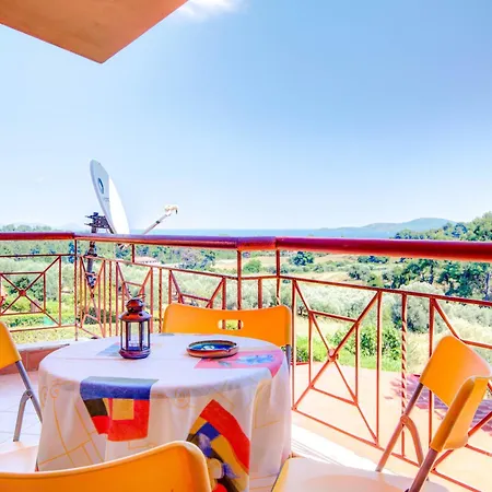 Villa Luna With Private Garden, Netflix & Cable Tv