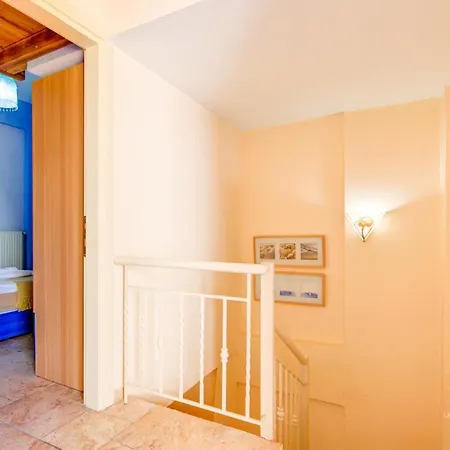 Villa Luna With Private Garden, Netflix & Cable Tv *