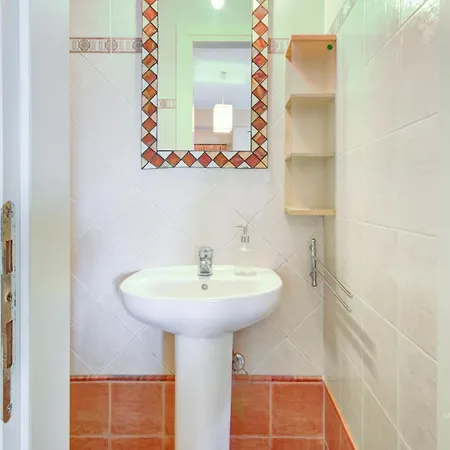 Villa Luna With Private Garden, Netflix & Cable Tv * Paliouri
